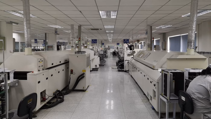 SMT车间1-scaled-e1743043944233-700x394 - Assemblepcb SMT车间